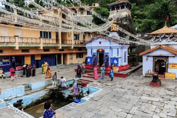 Ancient temple at Guptkashi, included in your chardham package.